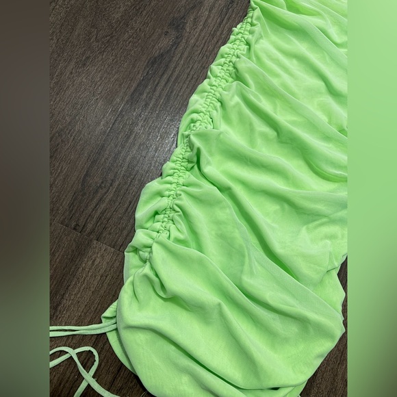 Small Fashion Nova - Picture 2 of 3